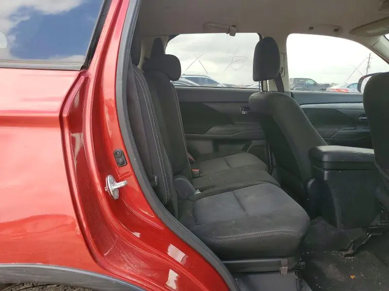 2016 MITSUBISHI OUTLANDER SE  