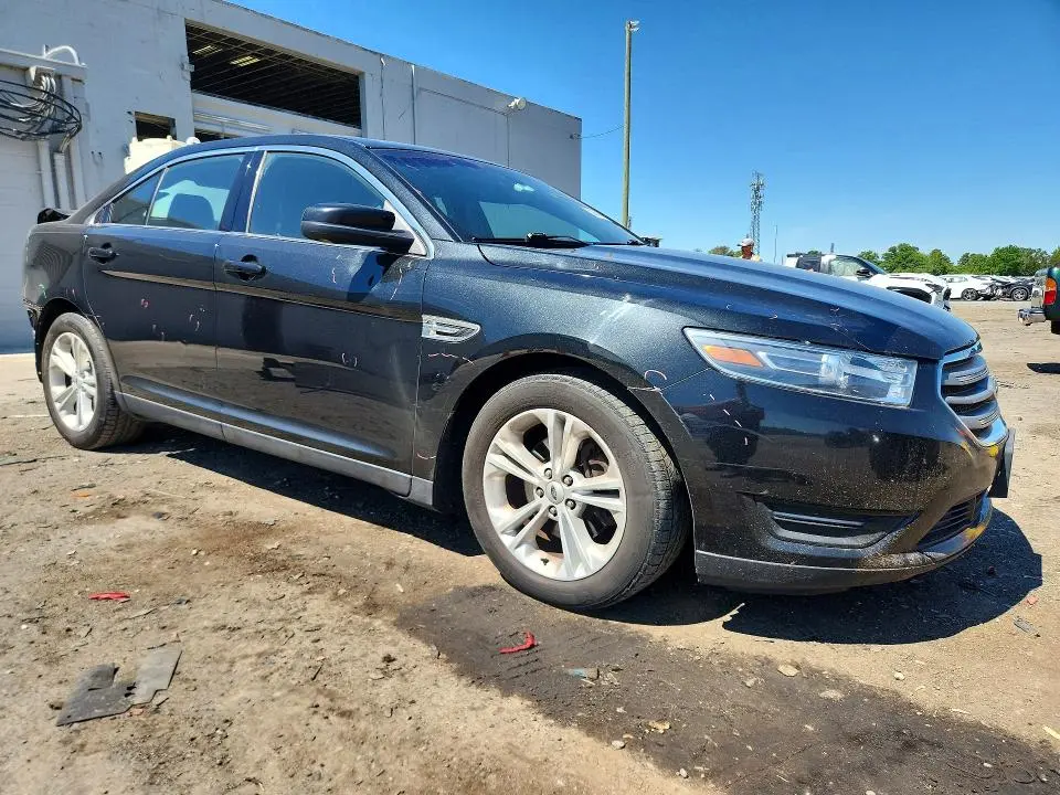 2015 FORD TAURUS SEL  