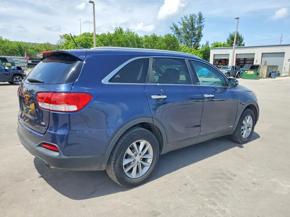 2016 KIA SORENTO LX  
