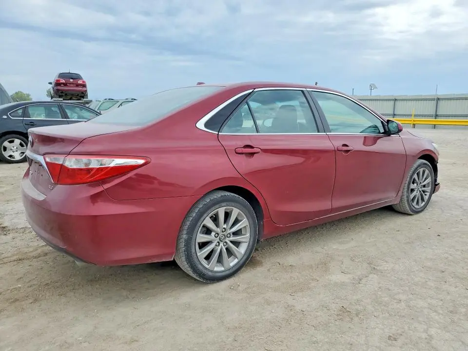 2017 TOYOTA CAMRY XLE  