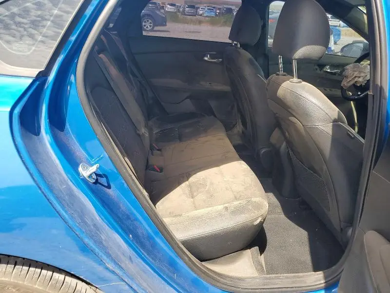 2023 KIA FORTE GT LINE  