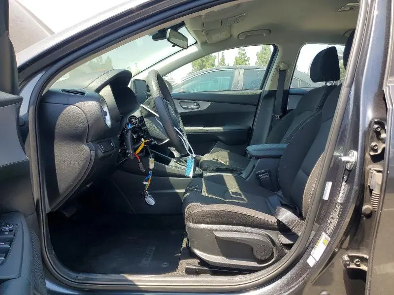 2024 KIA FORTE LX  