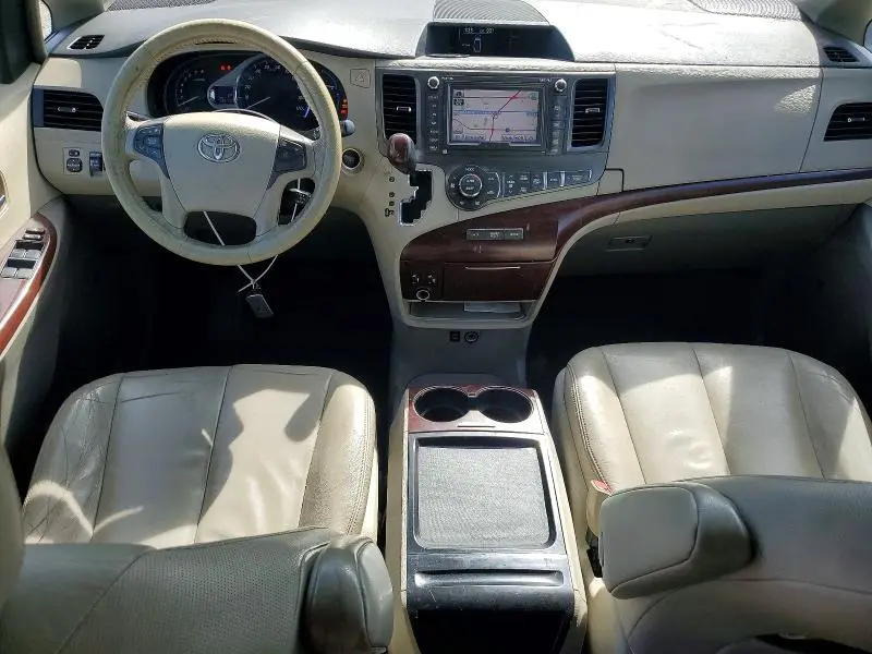 2011 TOYOTA SIENNA XLE  