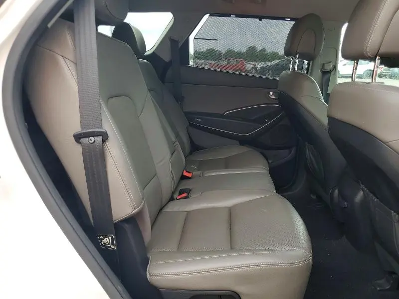 2017 HYUNDAI SANTA FE SE  