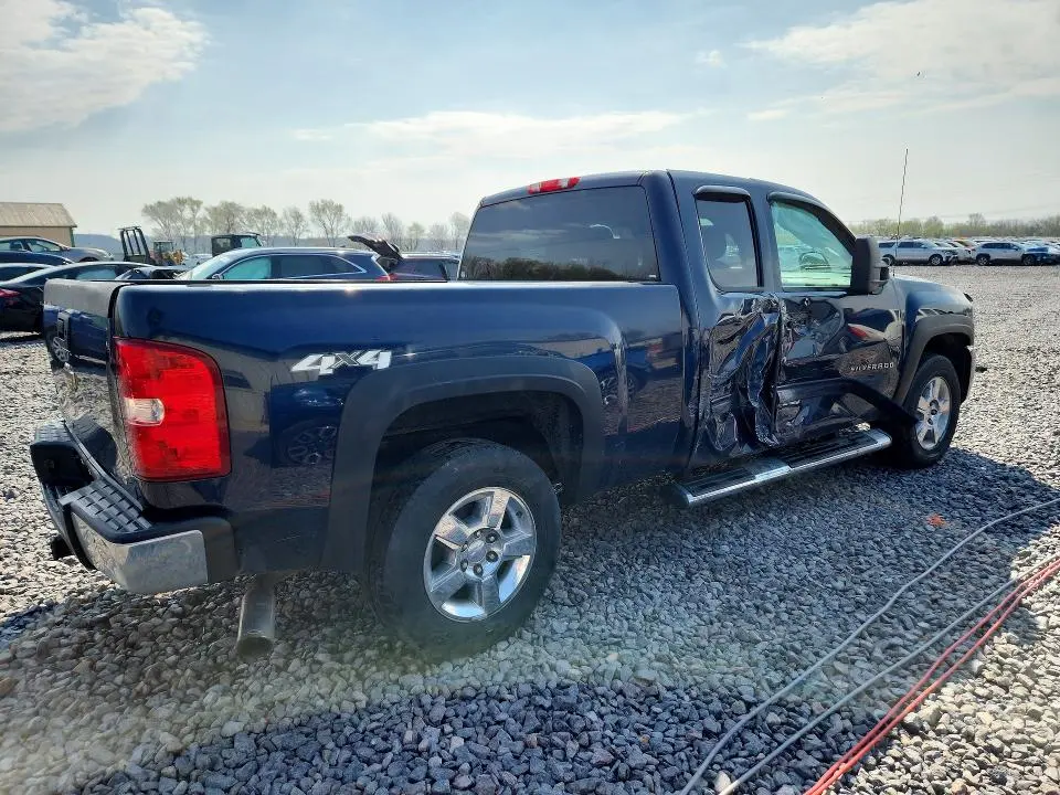 2011 CHEVROLET SILVERADO K1500 LT  