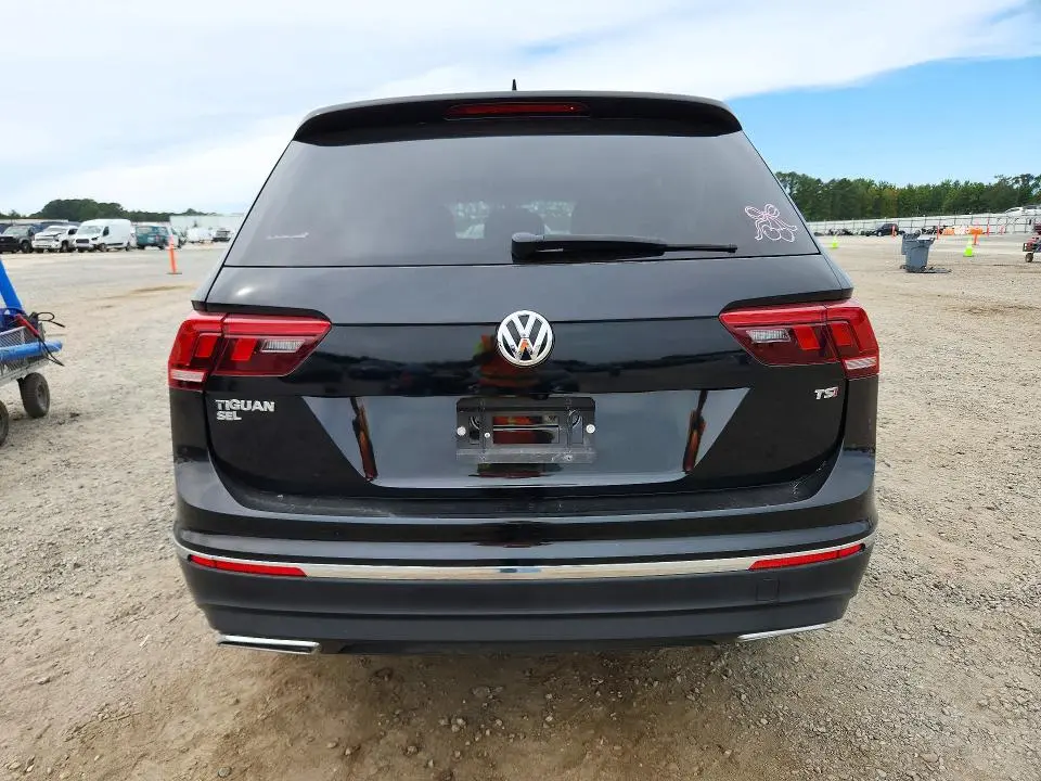 2018 VOLKSWAGEN TIGUAN SE  