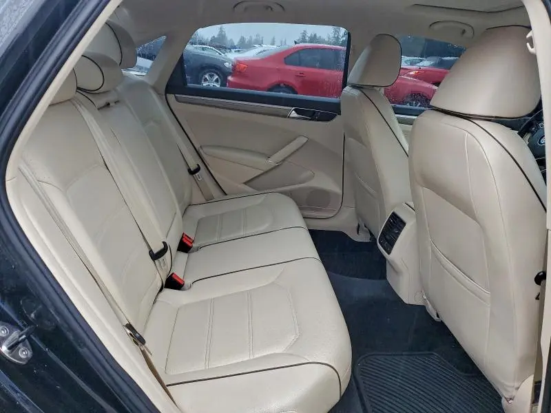 2017 VOLKSWAGEN PASSAT SE  