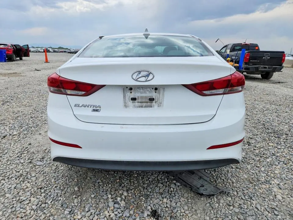 2017 HYUNDAI ELANTRA SE  