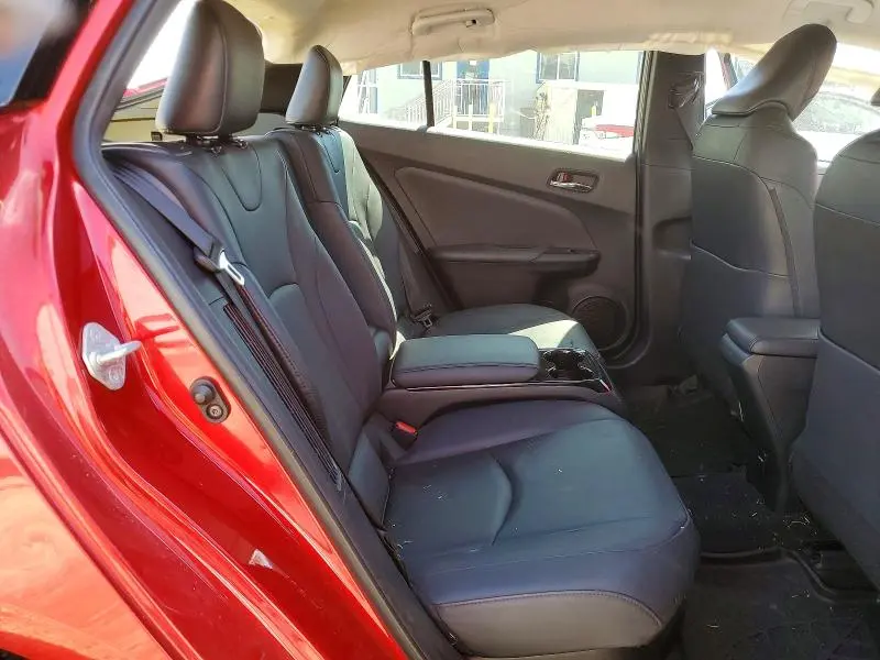 2018 TOYOTA PRIUS   
