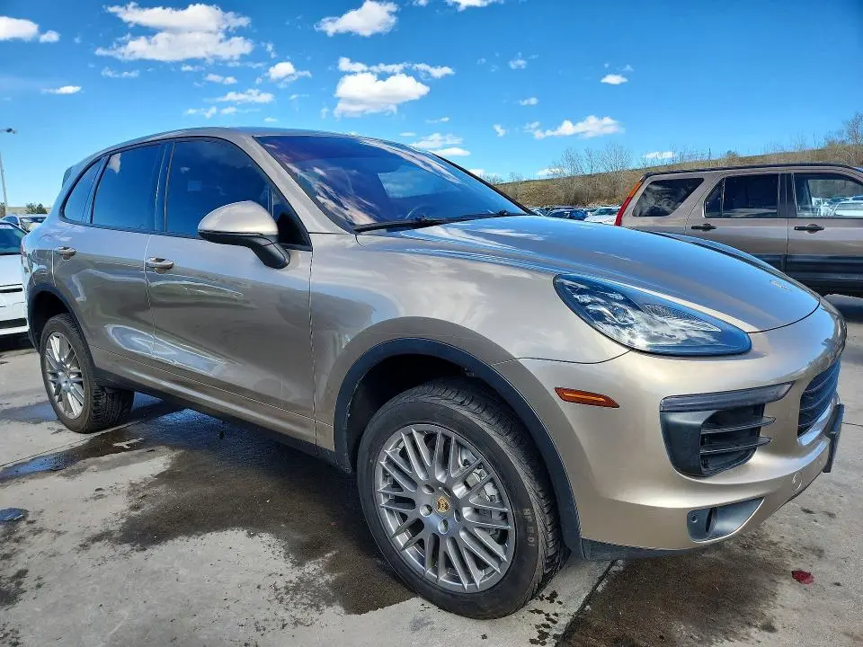 2016 PORSCHE CAYENNE S  