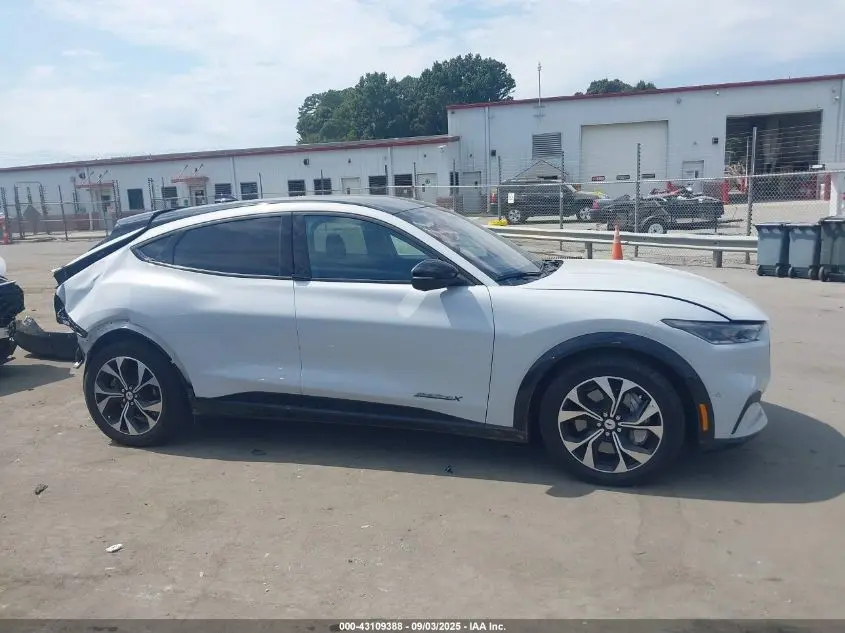 2022 FORD MUSTANG MACH-E PREMIUM