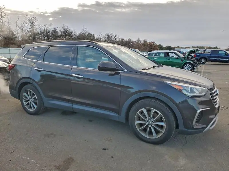 2017 HYUNDAI SANTA FE SE  