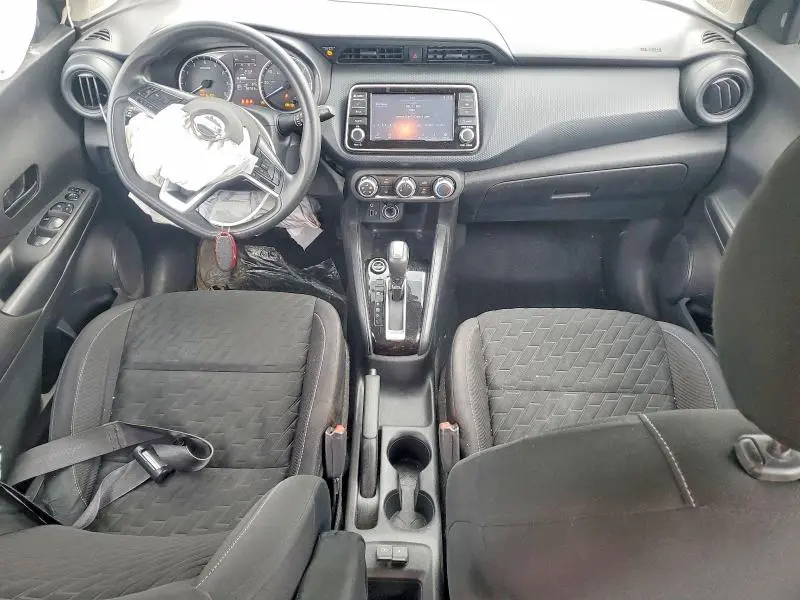 2021 NISSAN KICKS S  