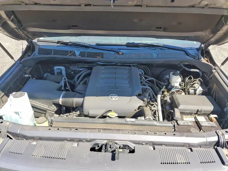 2015 TOYOTA TUNDRA CREWMAX SR5  