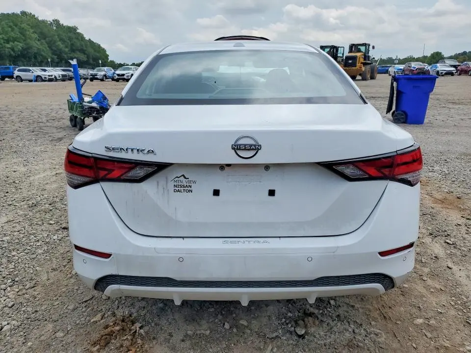 2025 NISSAN SENTRA SV  