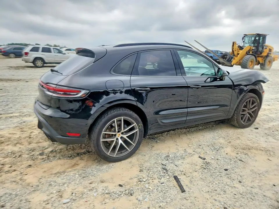 2023 PORSCHE MACAN BASE  