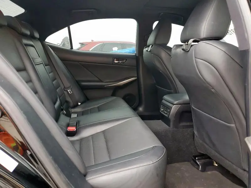 2016 LEXUS IS 200T