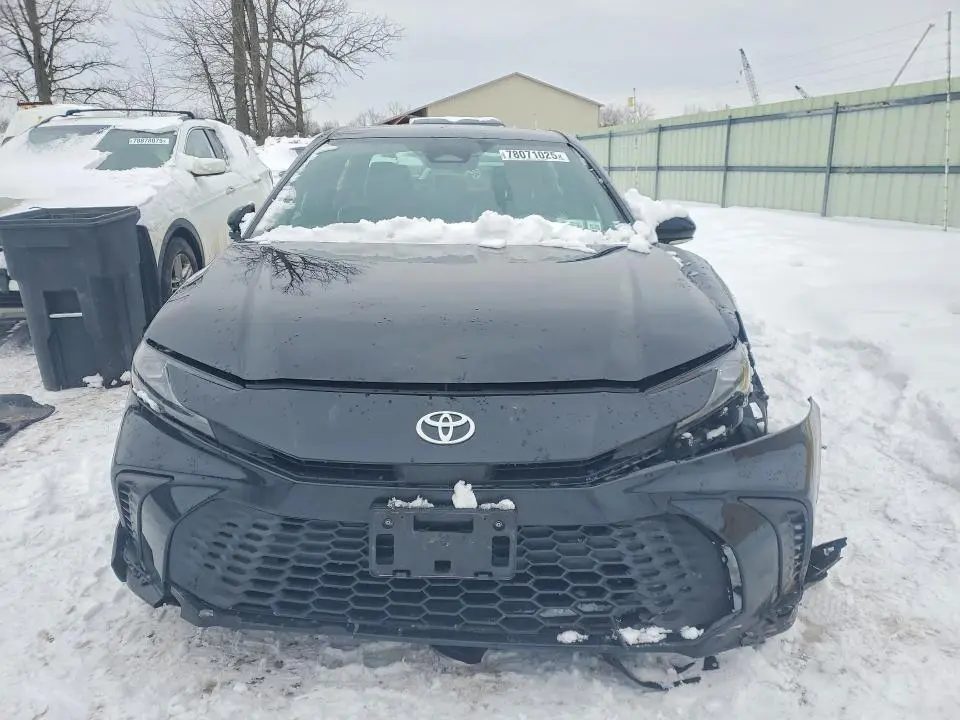 2025 TOYOTA CAMRY   