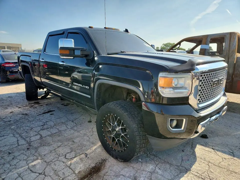 2015 GMC SIERRA K2500 DENALI  