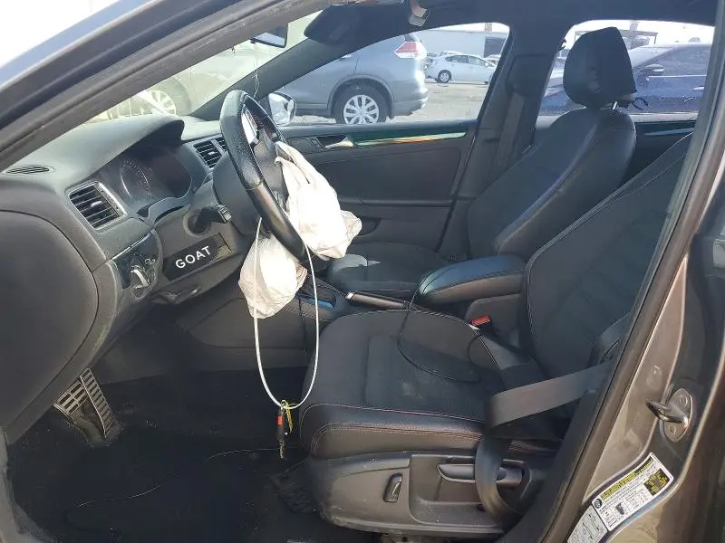 2013 VOLKSWAGEN JETTA GLI  