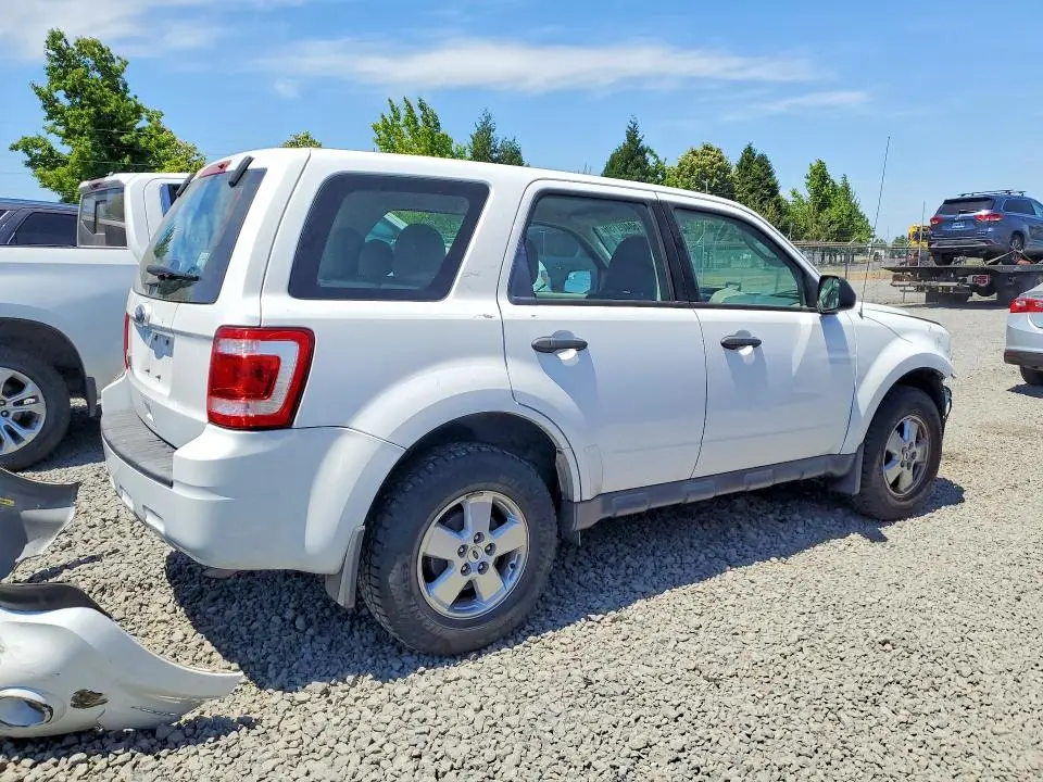 2012 FORD ESCAPE XLS  