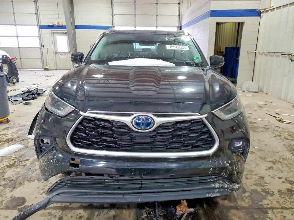 2021 TOYOTA HIGHLANDER HYBRID XLE  