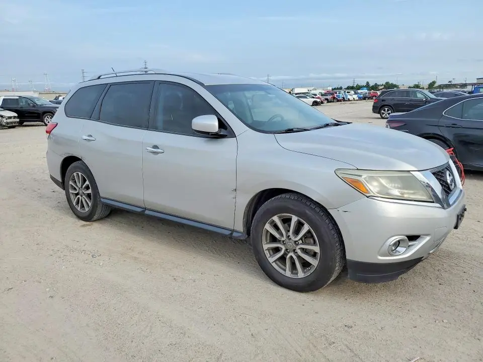 2015 NISSAN PATHFINDER SV  