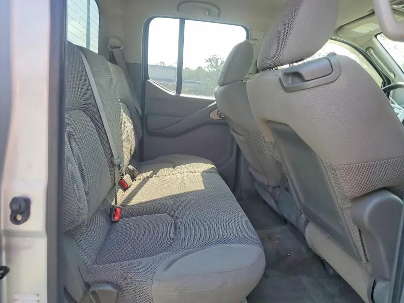 2010 NISSAN FRONTIER SE V6  