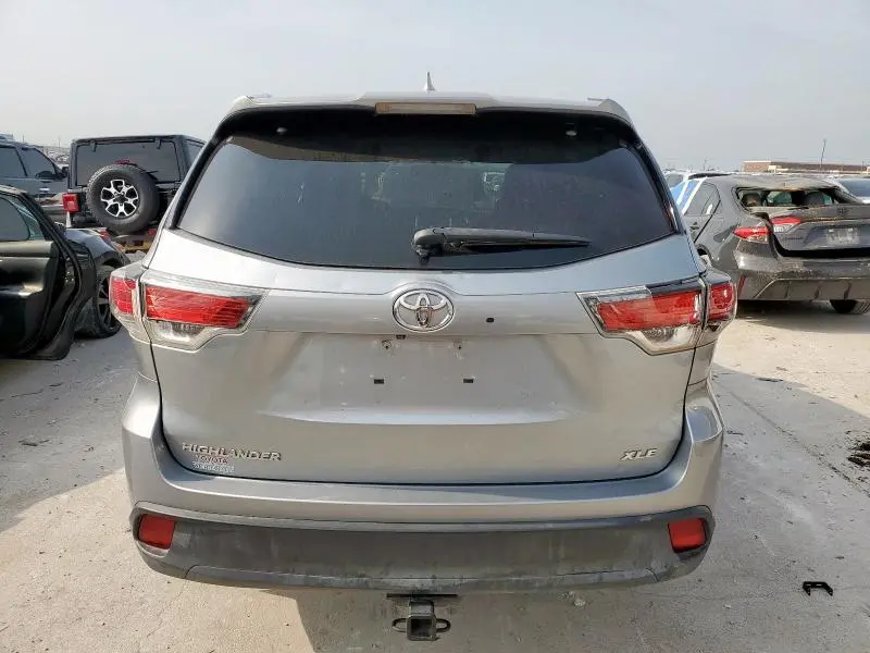 2016 TOYOTA HIGHLANDER XLE