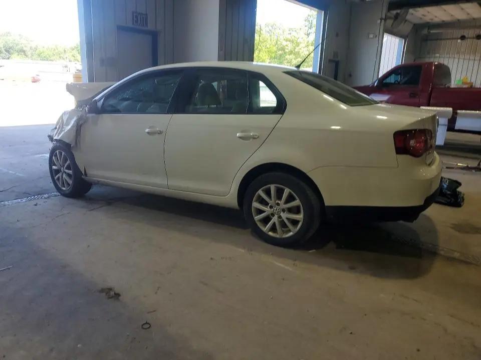 2010 VOLKSWAGEN JETTA LIMITED  