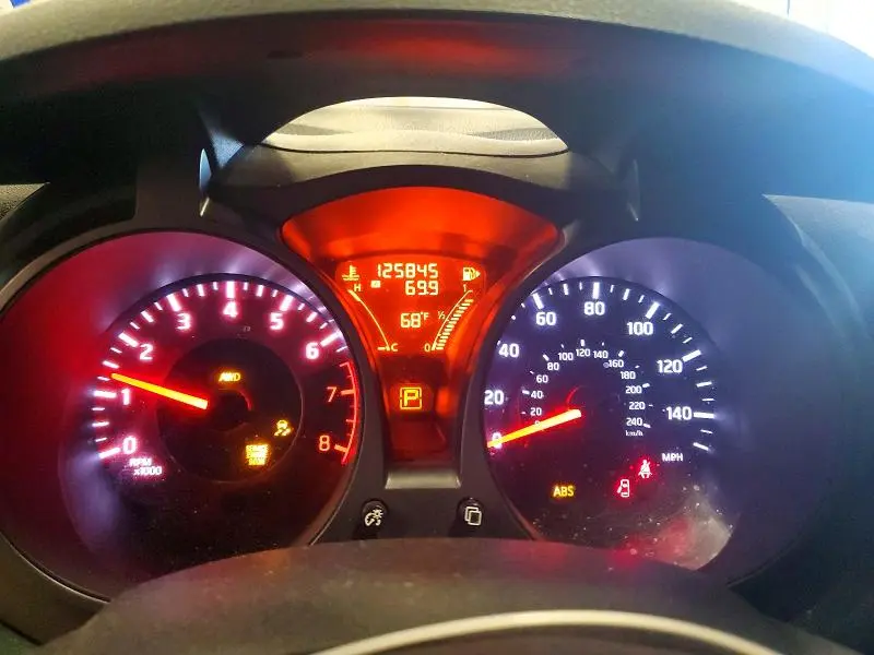 2015 NISSAN JUKE S  