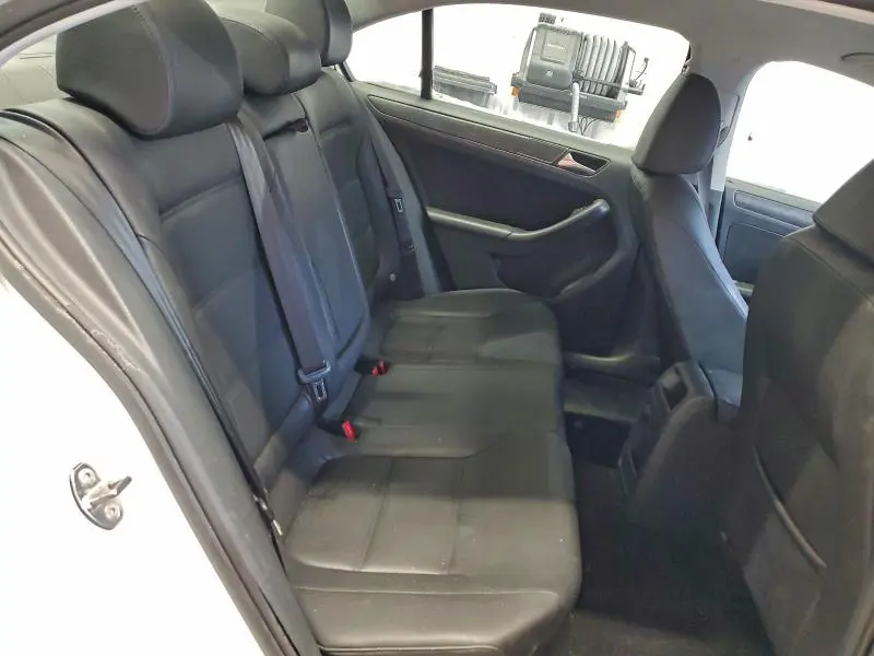 2012 VOLKSWAGEN JETTA SE  