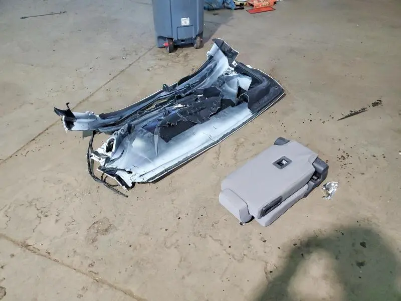 2023 TOYOTA SIENNA LE 8-PASSENGER  