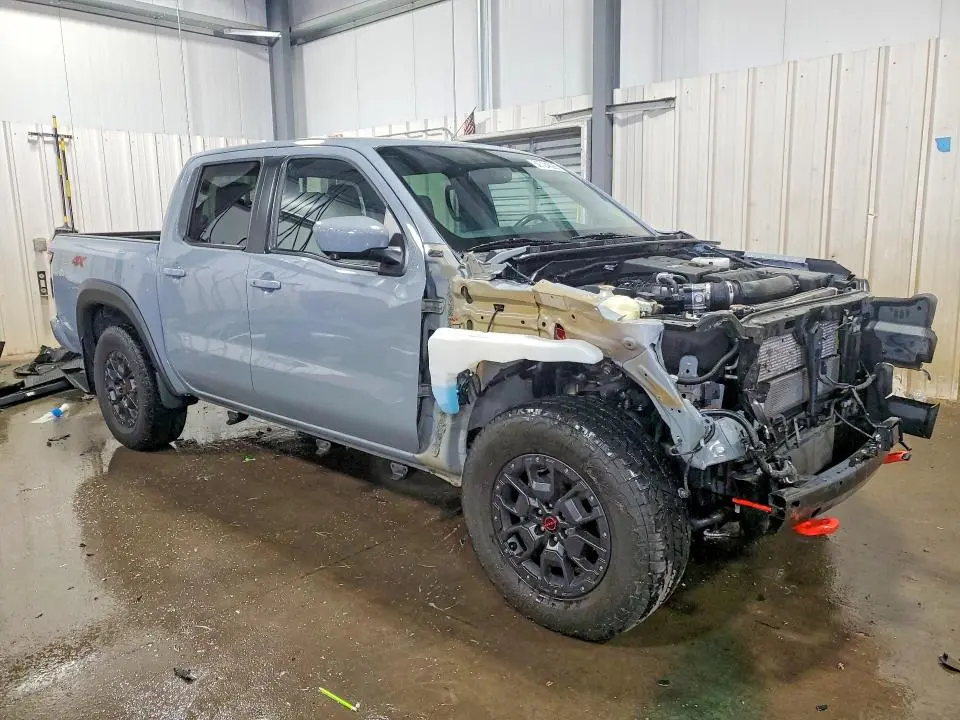 2022 NISSAN FRONTIER PRO-4X  