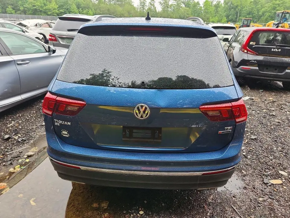 2018 VOLKSWAGEN TIGUAN SE  
