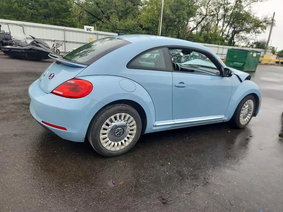 2016 VOLKSWAGEN BEETLE SE  