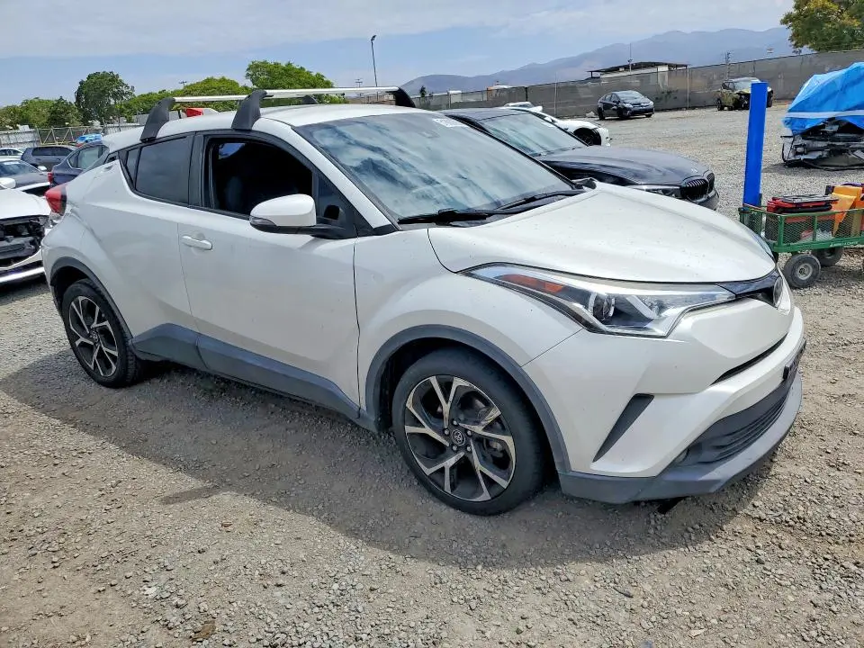 2018 TOYOTA C-HR XLE PREMIUM  