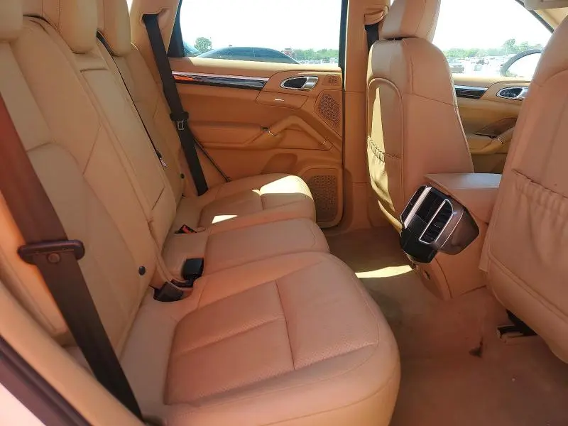 2013 PORSCHE CAYENNE   