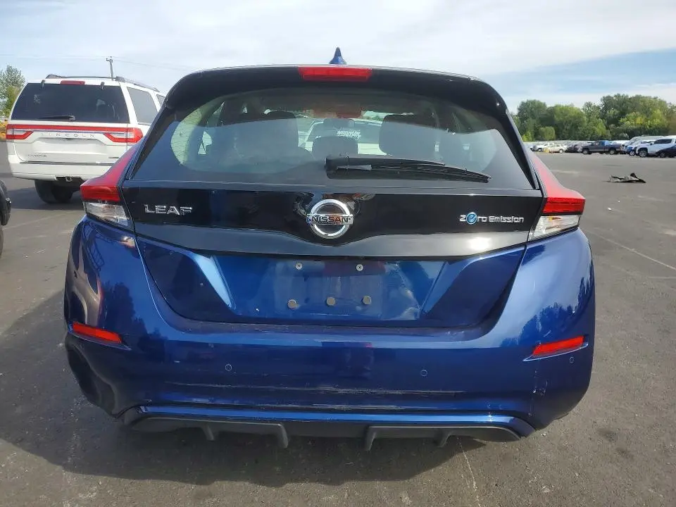 2022 NISSAN LEAF S  