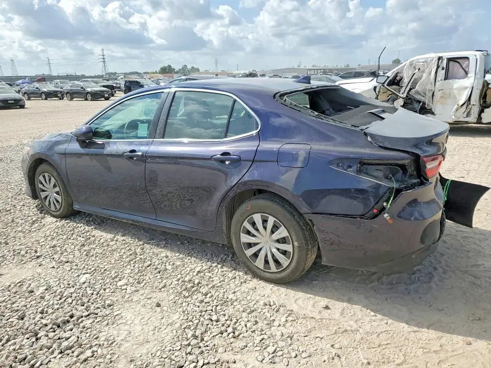 2022 TOYOTA CAMRY LE  