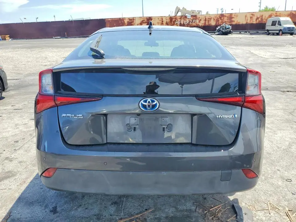 2021 TOYOTA PRIUS LE  