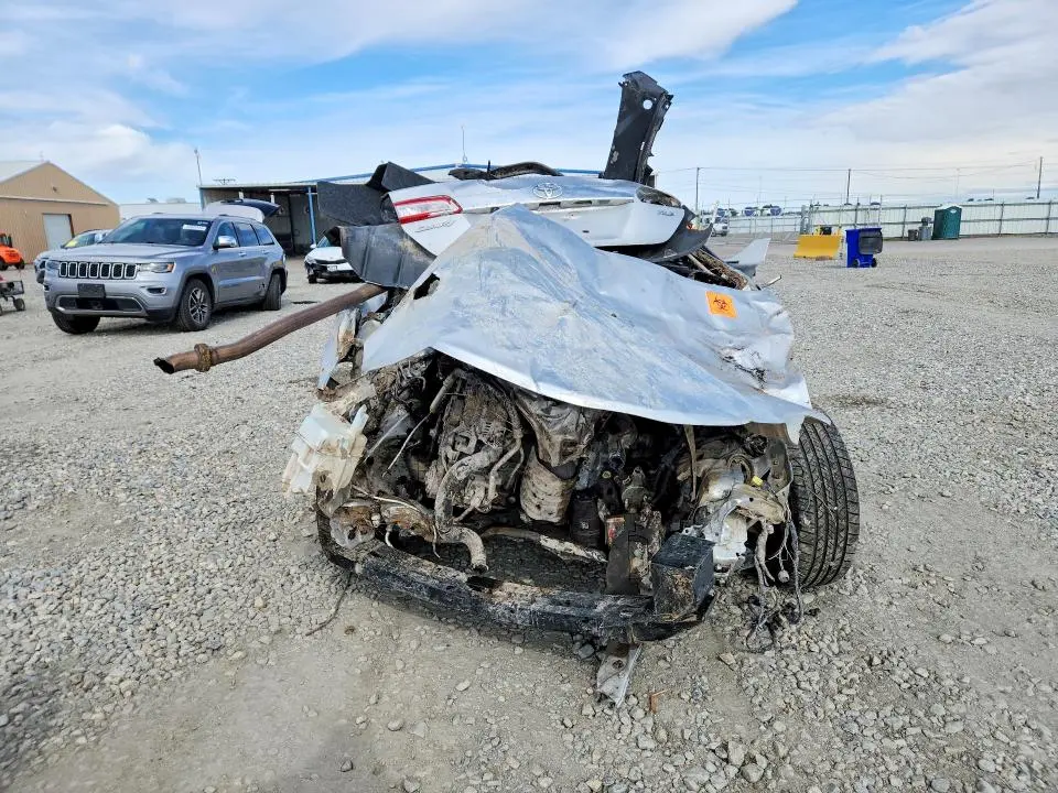 2014 TOYOTA CAMRY XLE  