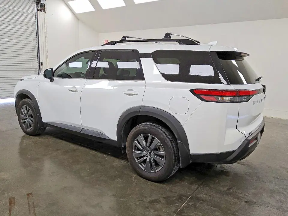 2025 NISSAN PATHFINDER SV  