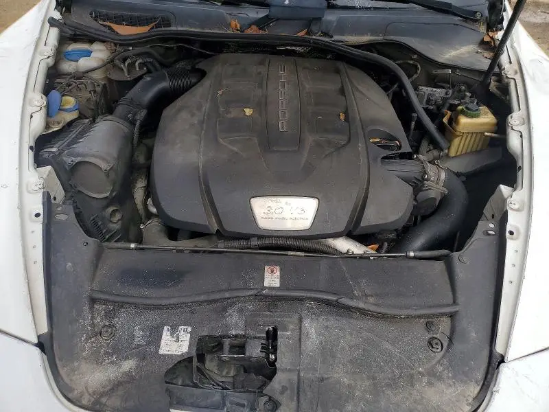 2013 PORSCHE CAYENNE   