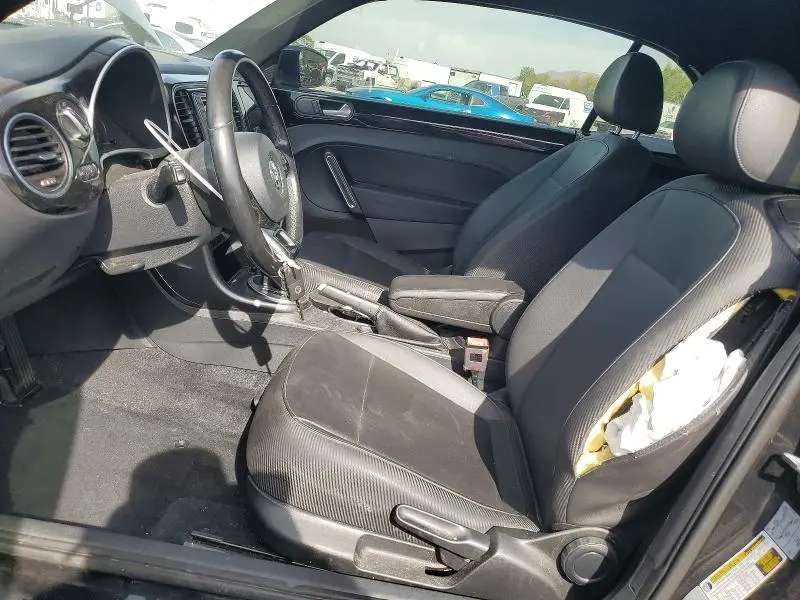 2018 VOLKSWAGEN BEETLE S  