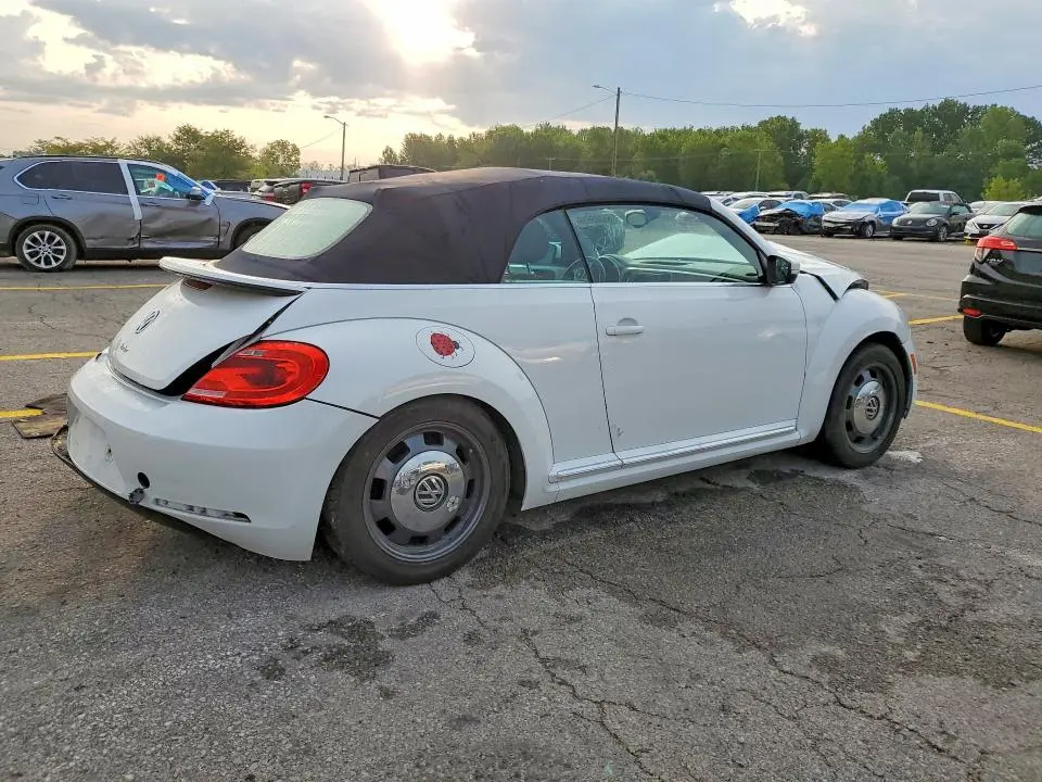 2016 VOLKSWAGEN BEETLE S/SE  