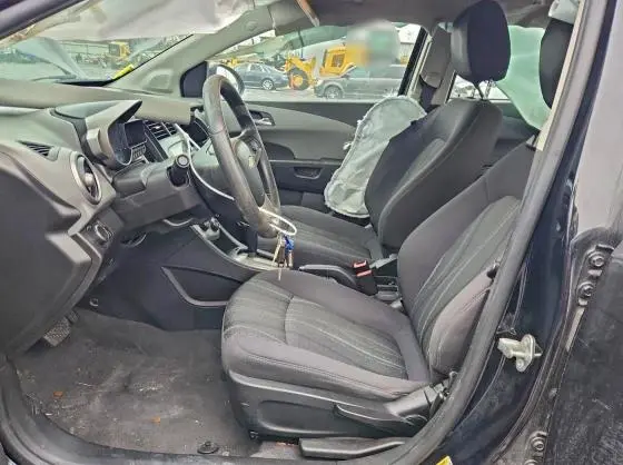 2015 CHEVROLET SONIC LT  