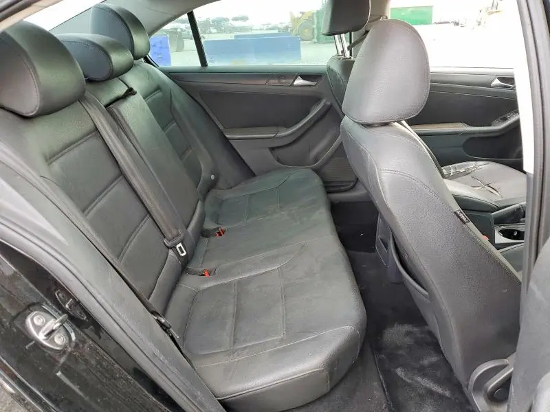 2012 VOLKSWAGEN JETTA SE  