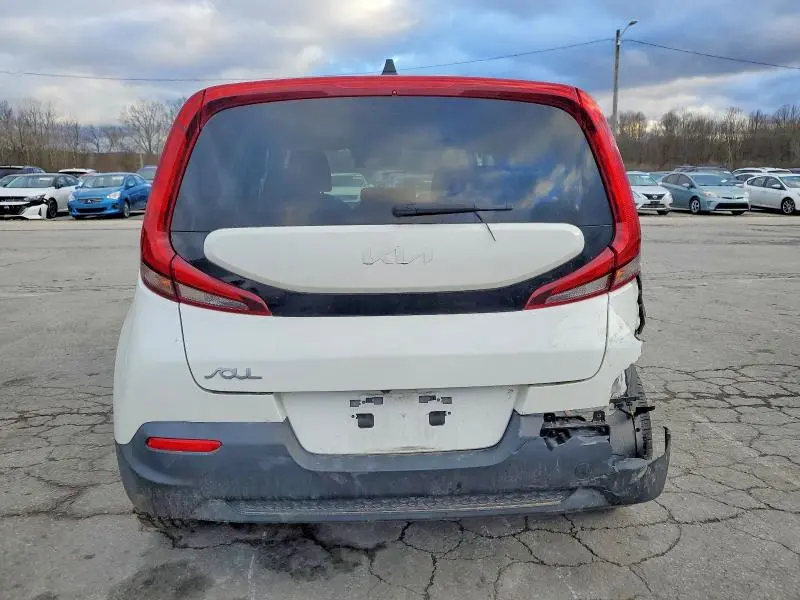 2022 KIA SOUL LX  
