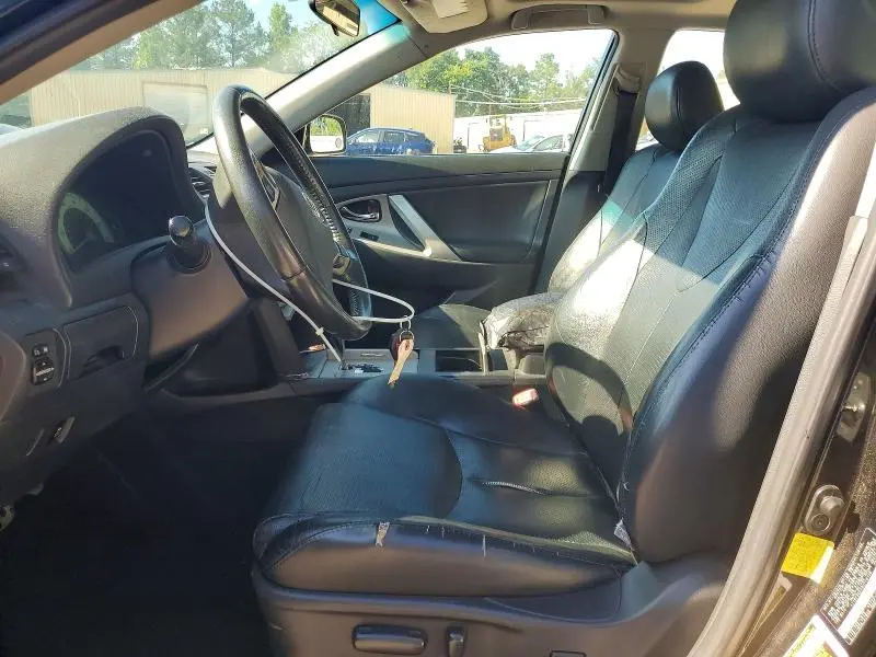 2011 TOYOTA CAMRY SE  